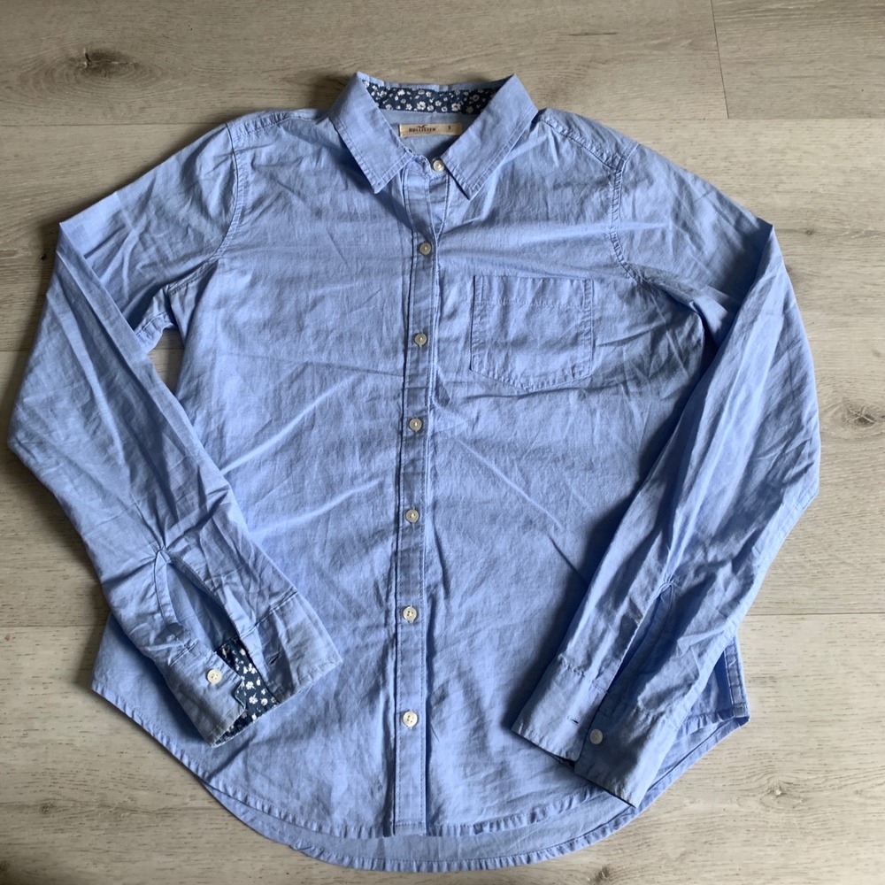Hollister Womens Blue Long‎ Sleeve Button Down Shirt Floral Trim Detail Small